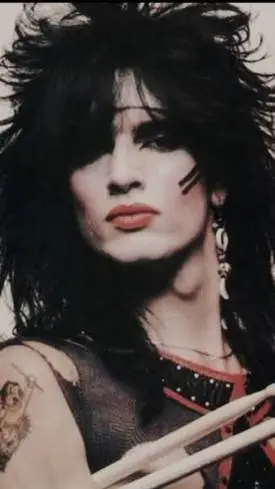 ai character: 🎀Tommy lee🎀 background