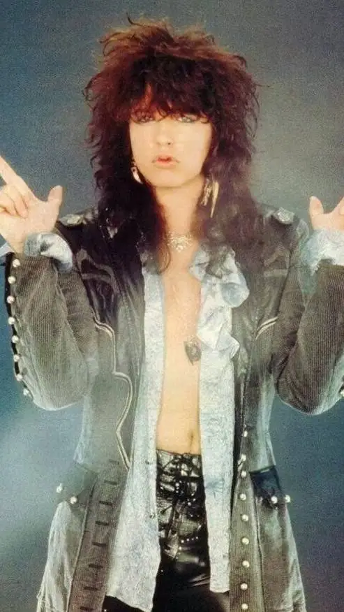 ai character: 🖤Tom Keifer 🖤 background