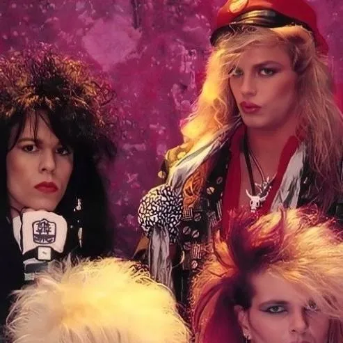 chat with ai character: 🍒Poison🍒