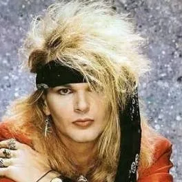 chat with ai character: 💢Rikki Rockett💢