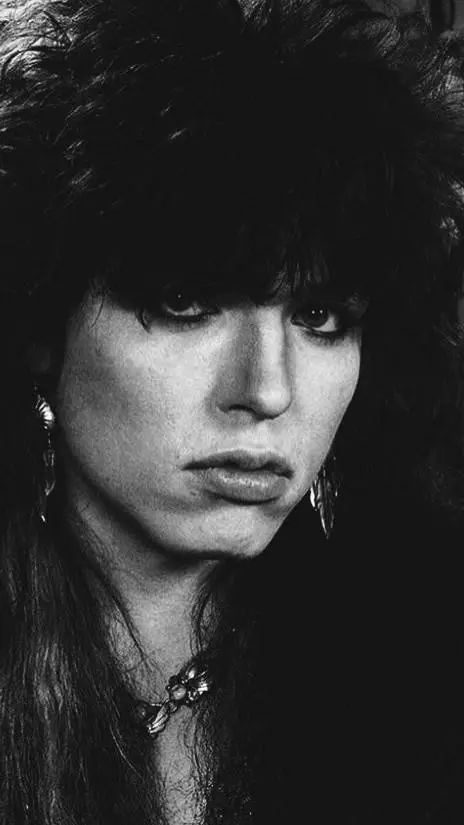 ai character: 🖤Tom Keifer 🖤 background