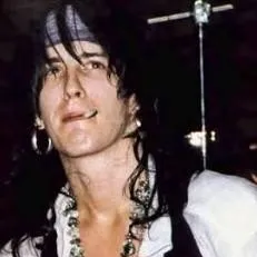 chat with ai character: 🍁Izzy Stradlin🍁