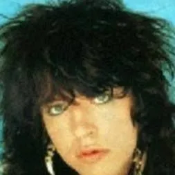 chat with ai character: 🫦Tom Keifer 🫦