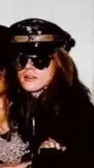 ai character: 🤬Axl Rose🤬 background