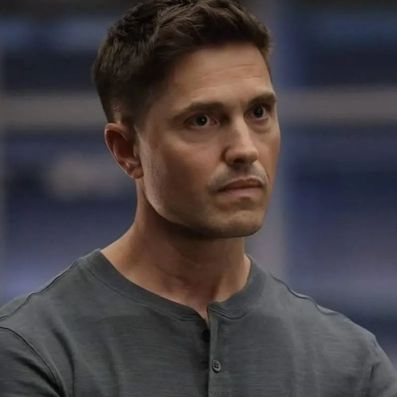 chat with ai character: Tim