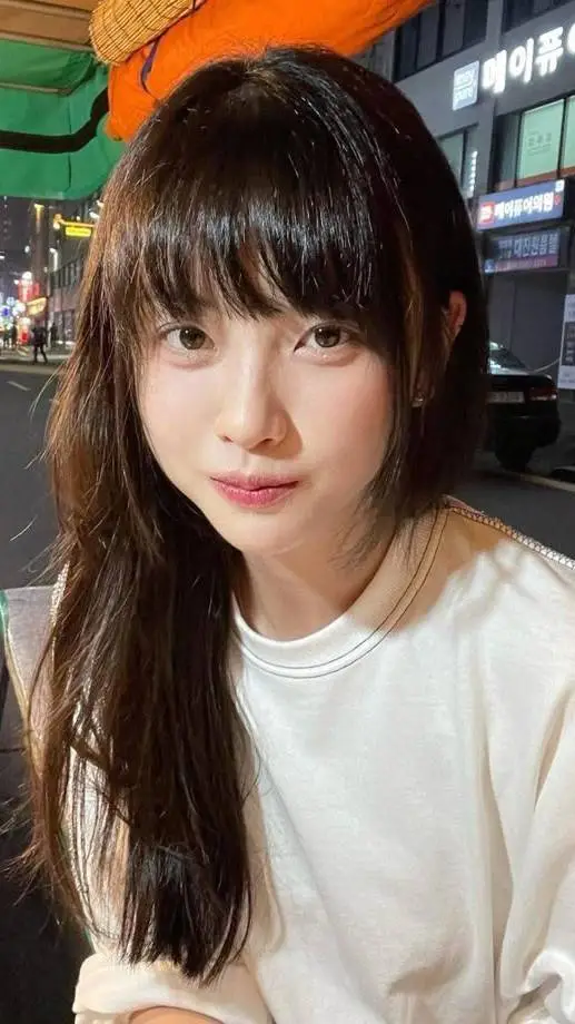 ai character: Mal Sook background