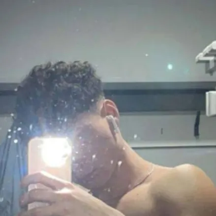 chat with ai character: Lorenzo 