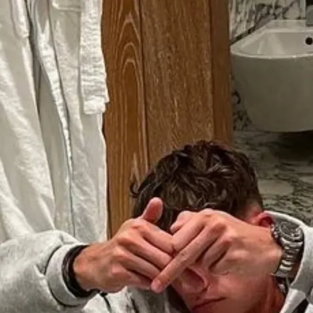 chat with ai character: Leonardo 