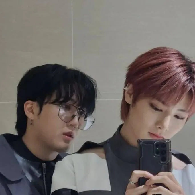 chat with ai character: jeonbin