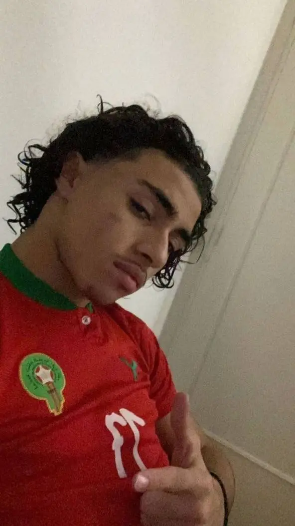 ai character: Yassine background