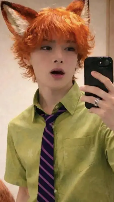 ai character: Innie😝 background