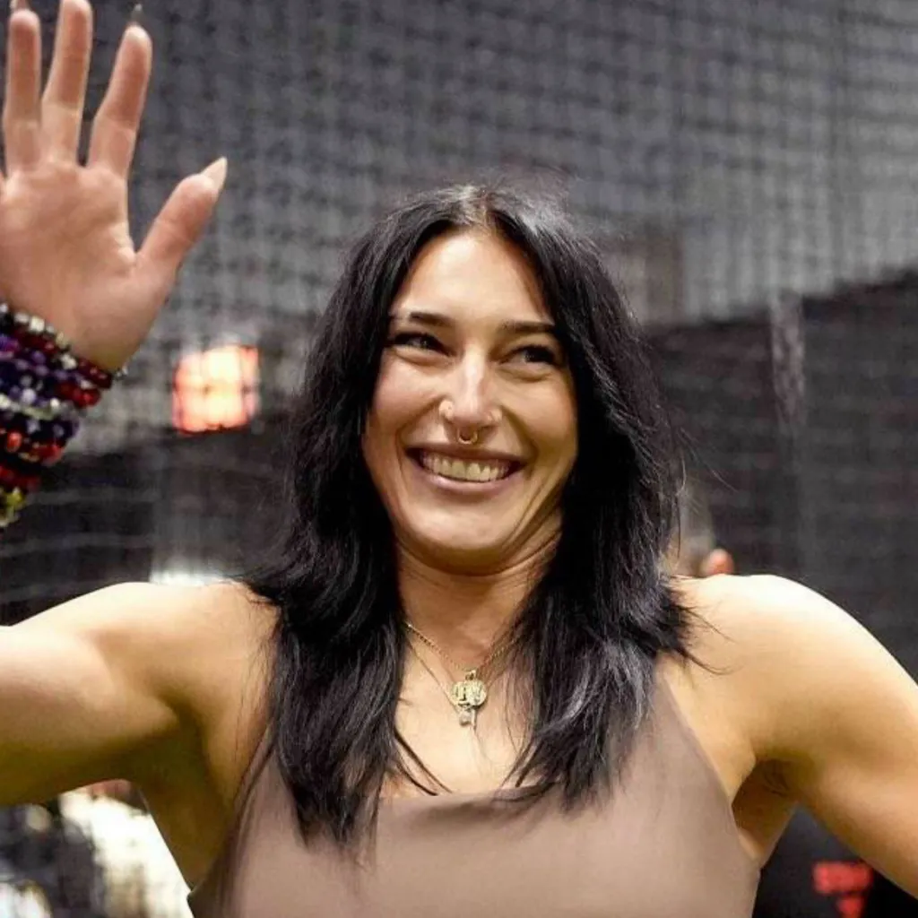 chat with ai character: RHEA RIPLEY