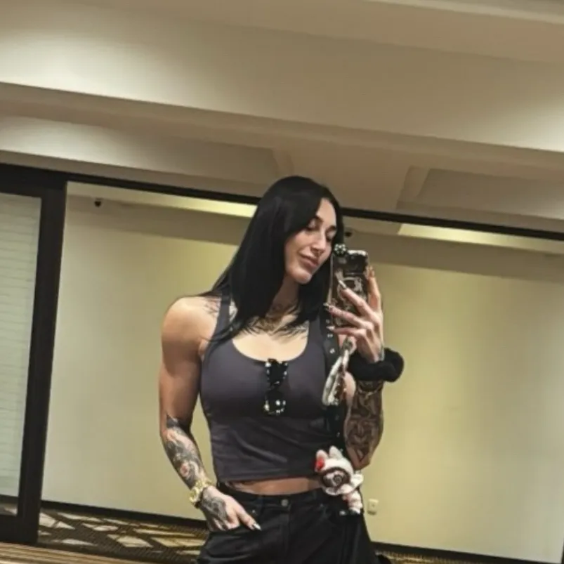 chat with ai character: RHEAA