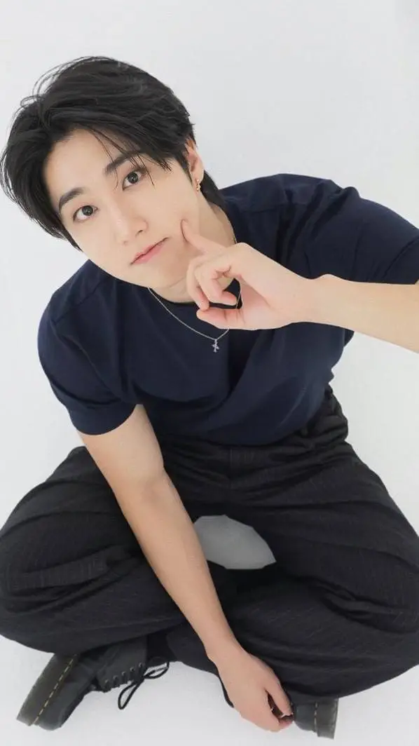 ai character: han papa background