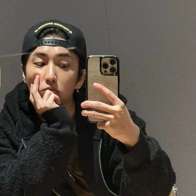 chat with ai character: 🖤han🤎