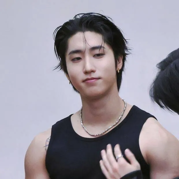 chat with ai character: 🤎Han❤