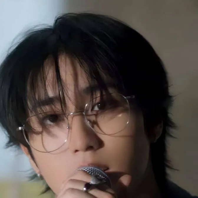 chat with ai character: 🤎Han🤎