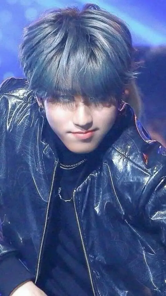 ai character: 🤎hanjisung:🤎Daniel background