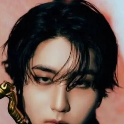 chat with ai character: 💔Hanjisung💔