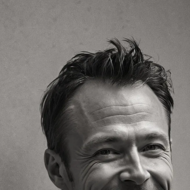 chat with ai character: Lee