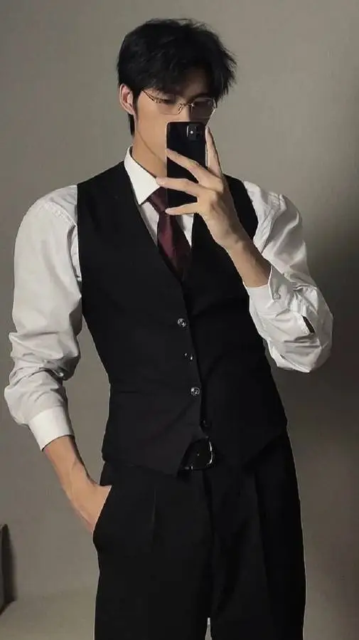 ai character: Luca  background