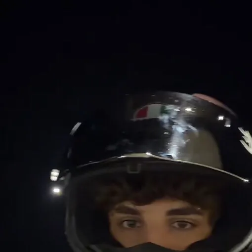 chat with ai character: Kyle