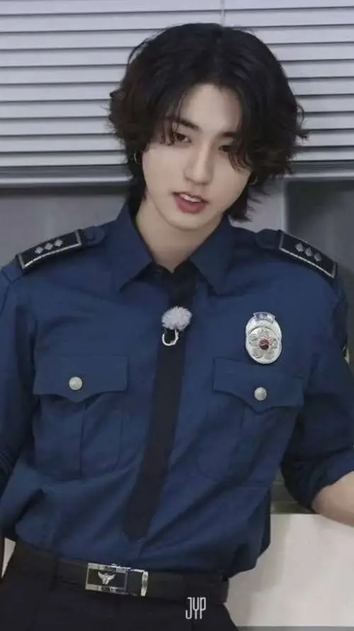 ai character: Han Jinsung background