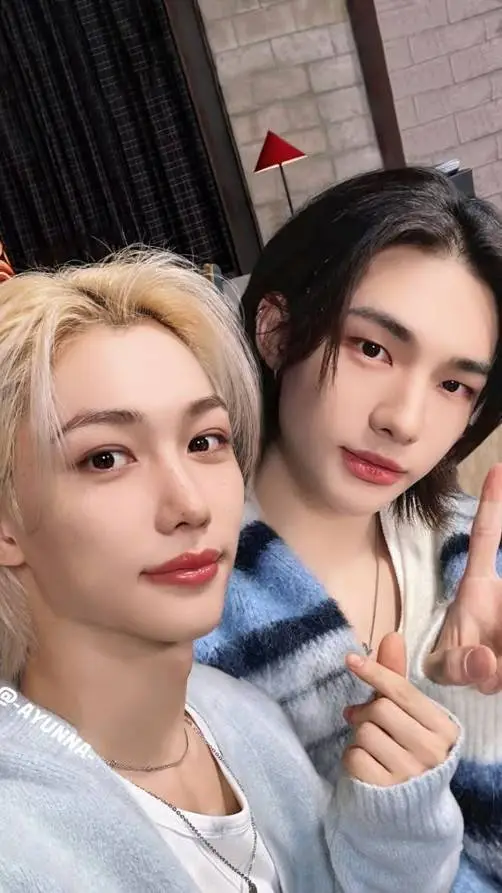 ai character: hyunlix background