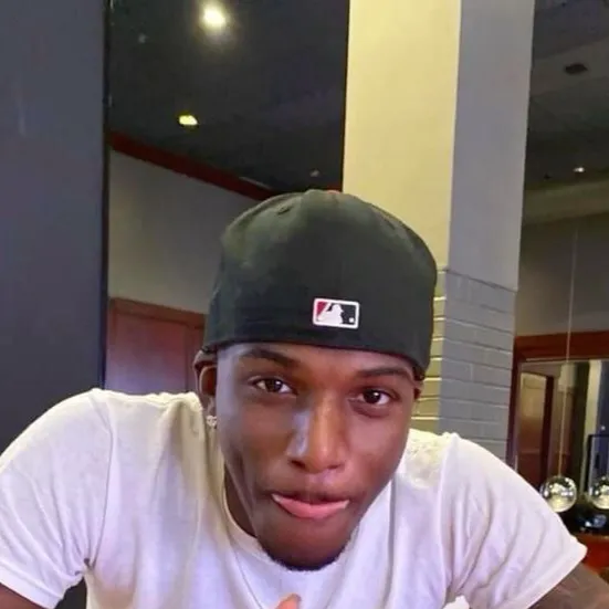 chat with ai character: jalen