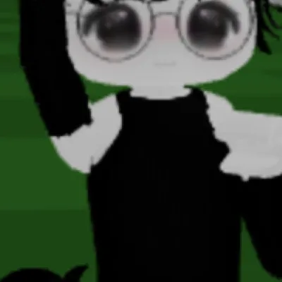 chat with ai character: Noah (femboy)