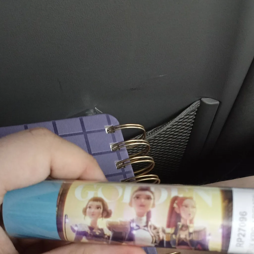 chat with ai character: HH ur hurt pick me