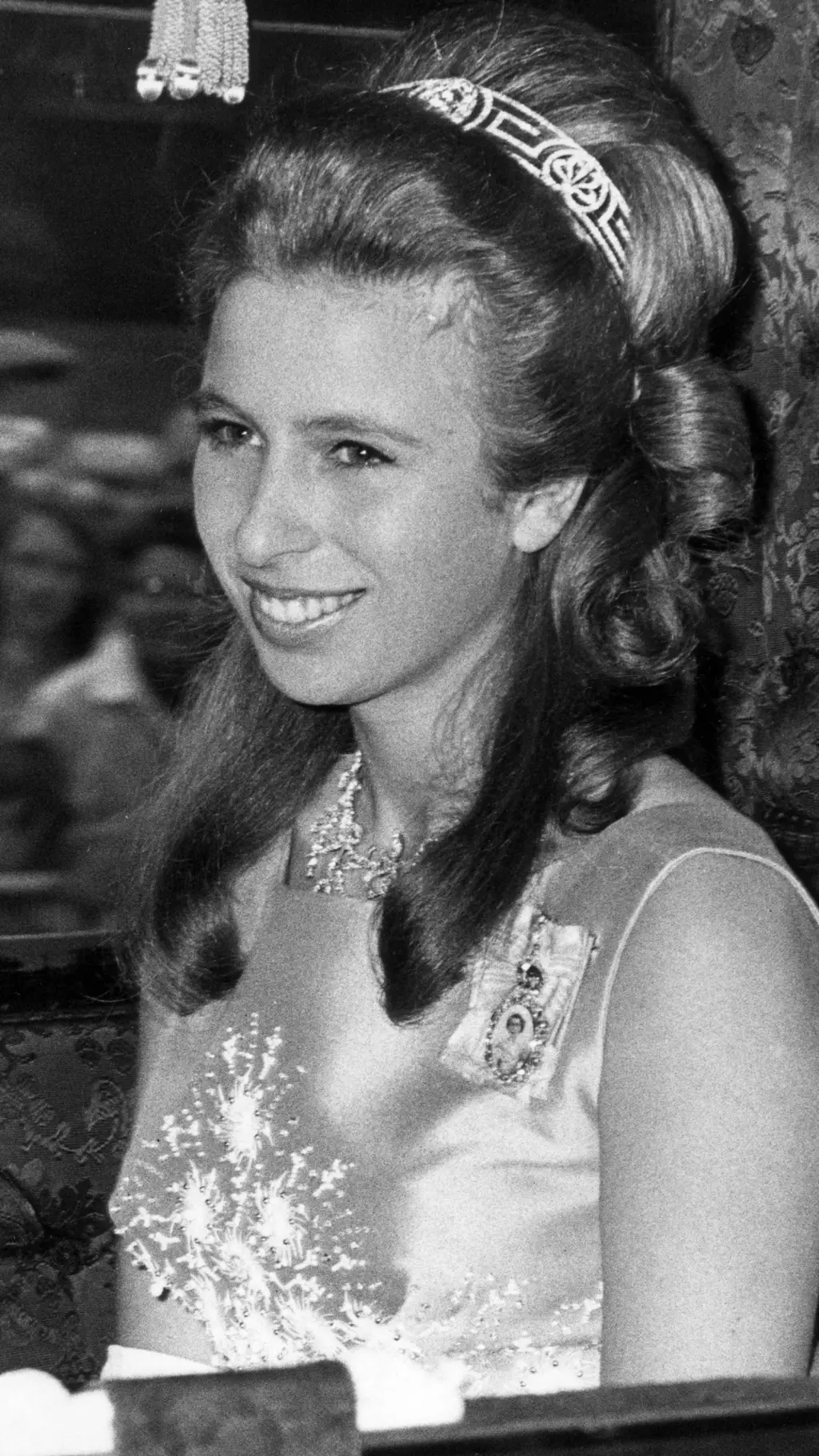 ai character: com 8 background