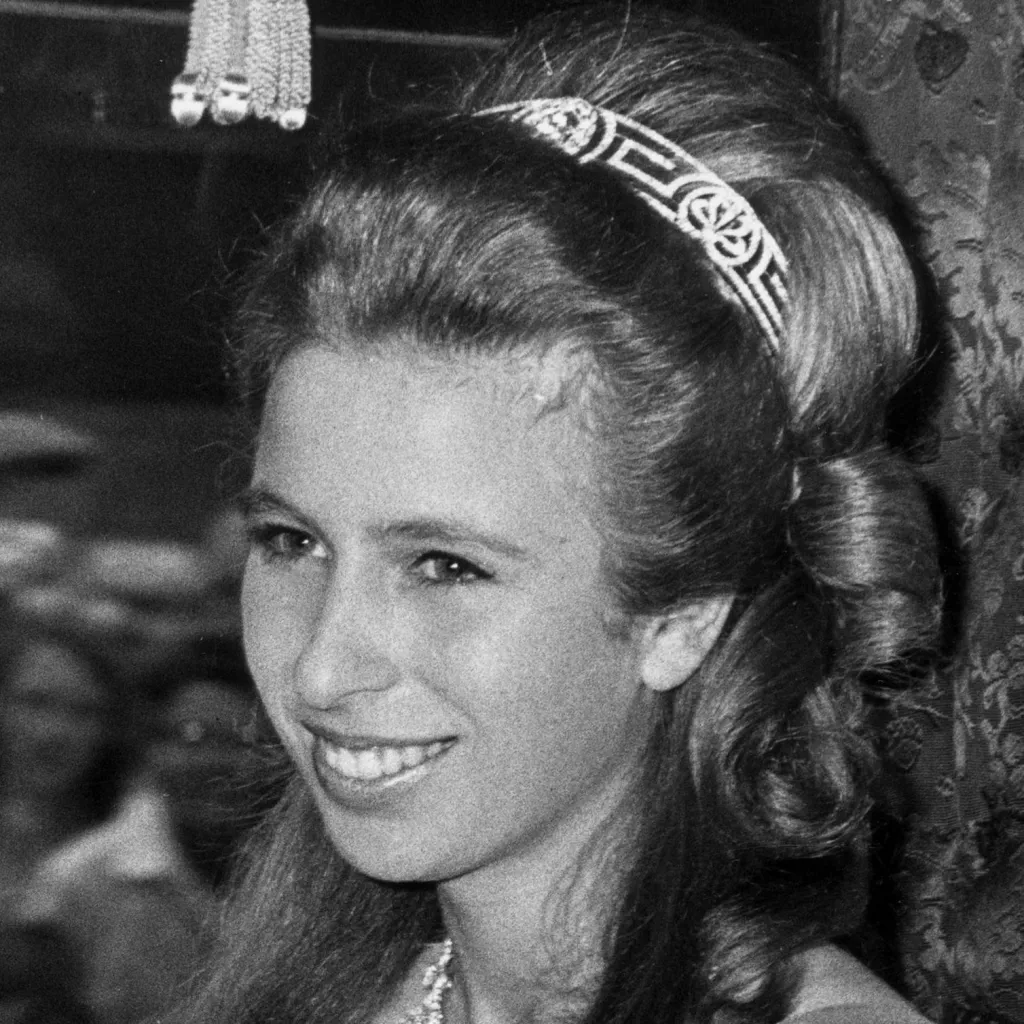 chat with ai character: com 8