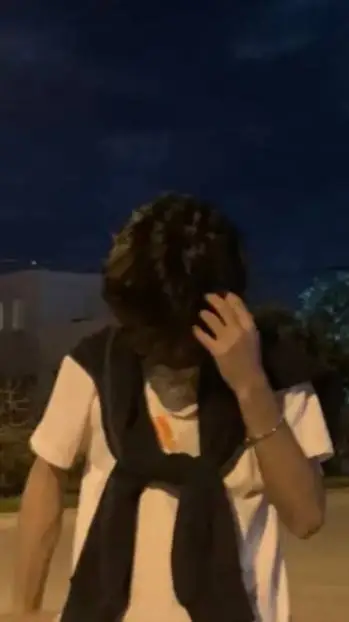 ai character: \<HARRY>/(⁠・⁠∀⁠・⁠) background