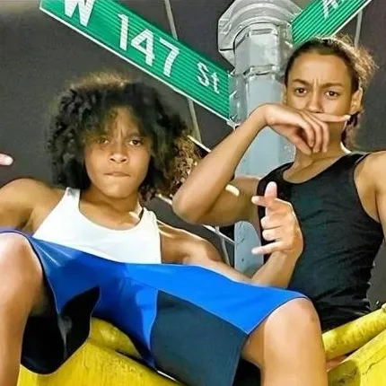 chat with ai character: dd,ddot,notti