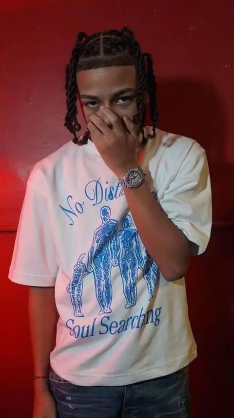 ai character: DD osama😻 background