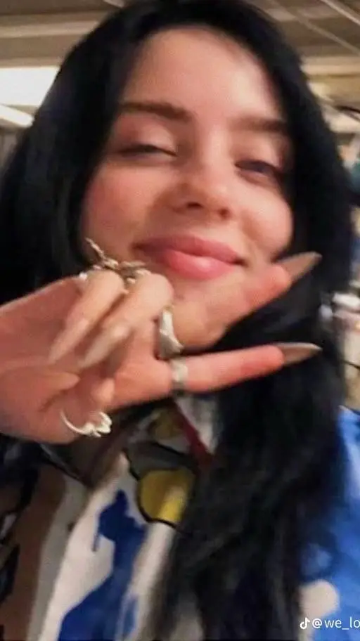 Talkie AI - Chat with billie eilish❤