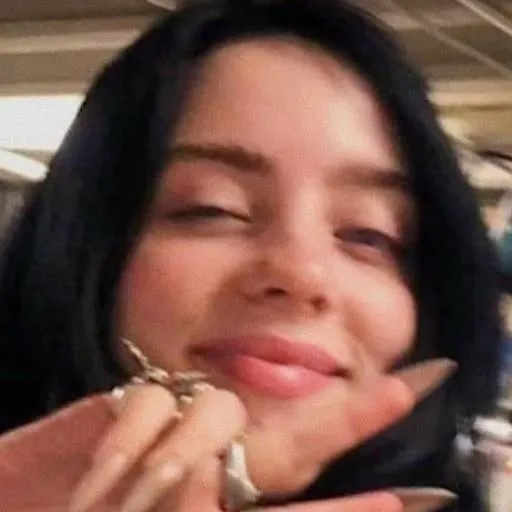 chat with ai character: billie eilish❤