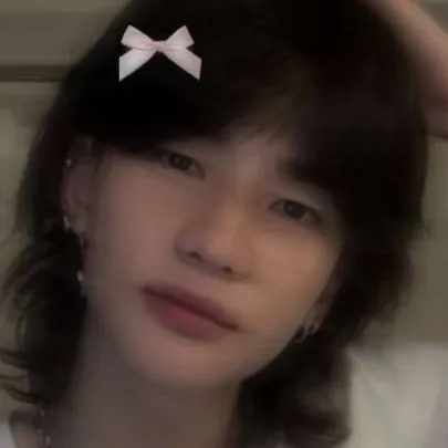 chat with ai character: ☆Hyunjin☆