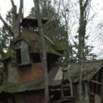 chat with ai character: Jacky Leo Junip 