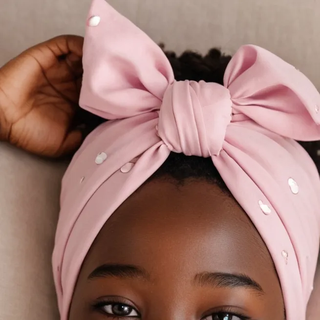 chat with ai character: Aria