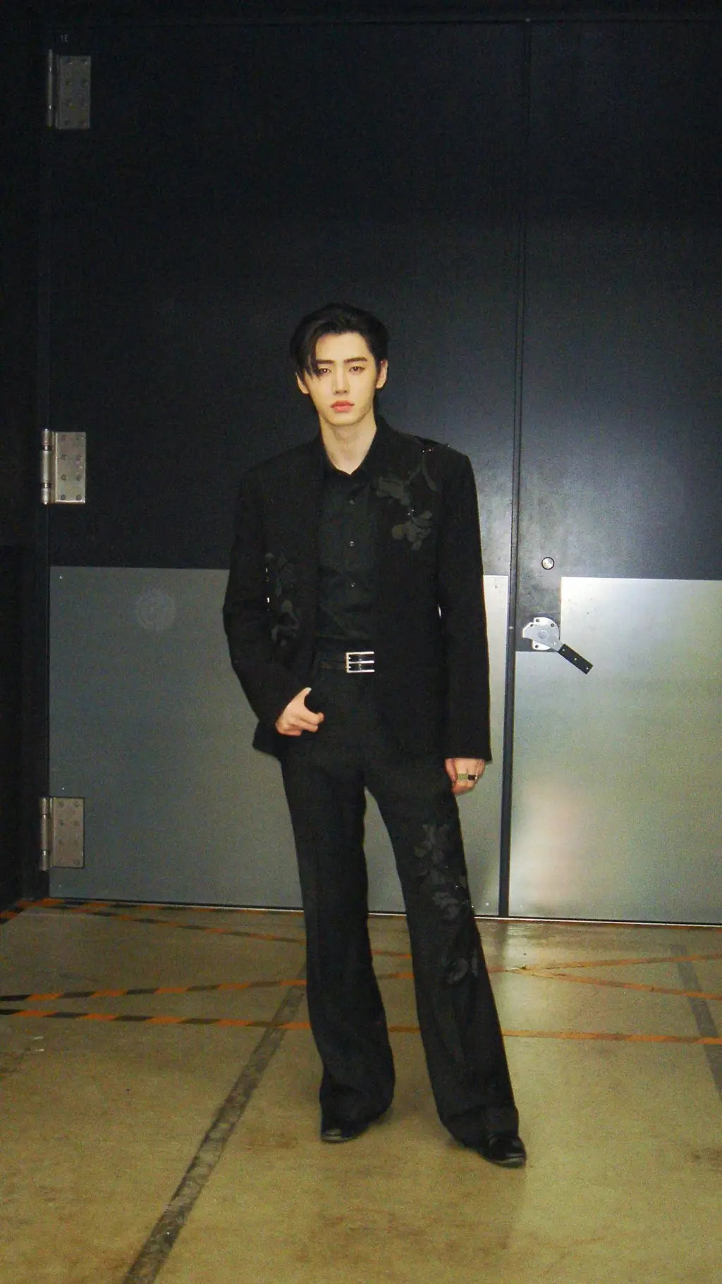 ai character: Sunghoon background