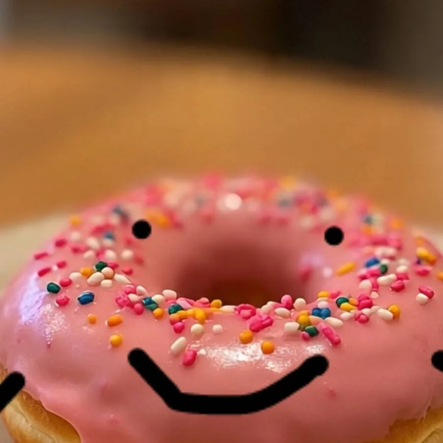 chat with ai character: strawberry doughnu