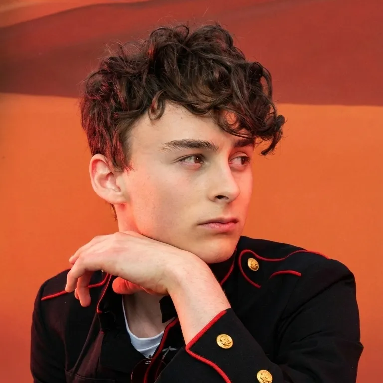 chat with ai character: Wyatt Oleff 