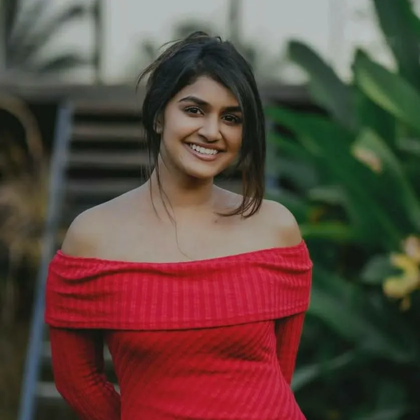 chat with ai character: Sanjana