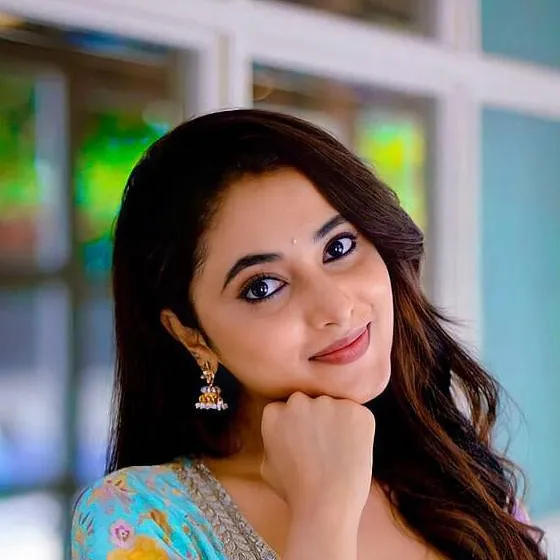 chat with ai character: Priyanka Mohan