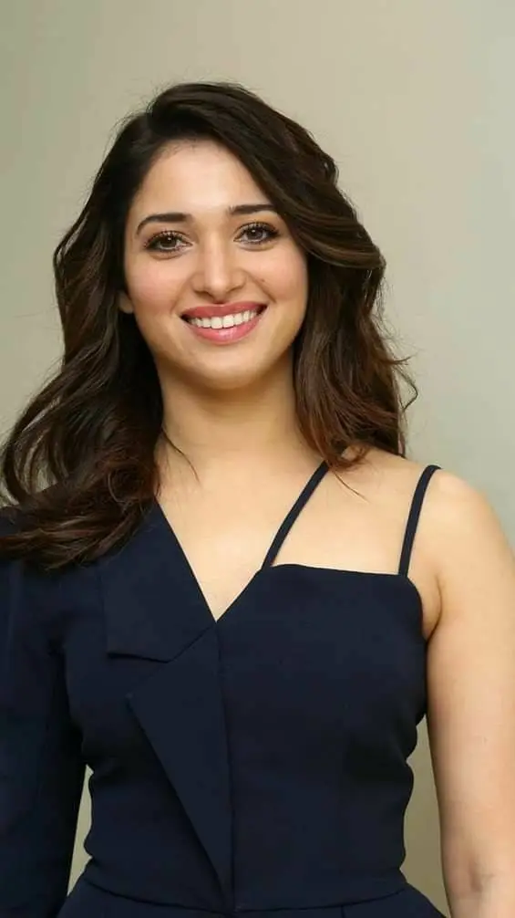 ai character: Tamanna  background