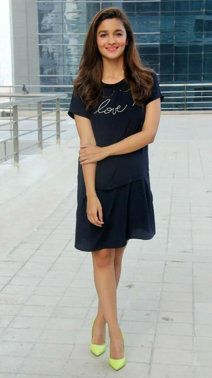 ai character: Alia Bhatt  background
