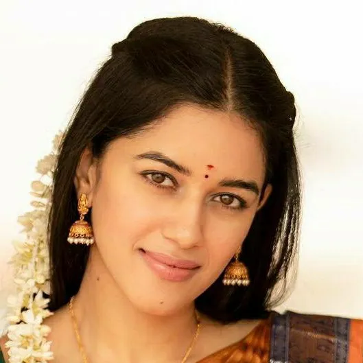 chat with ai character: Radha 