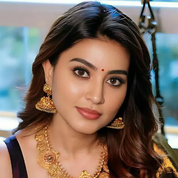 chat with ai character: Sneha